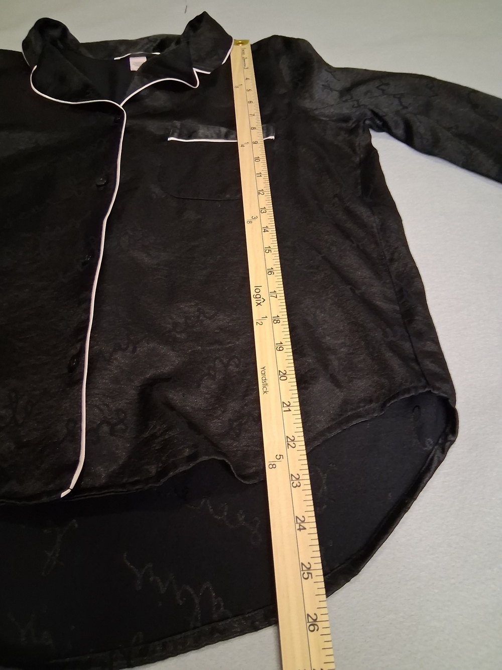 Victoria’s Secret Black Satin Pajama Set Medium Button Down Shorts Silky Sleepwe - Picture 8 of 10